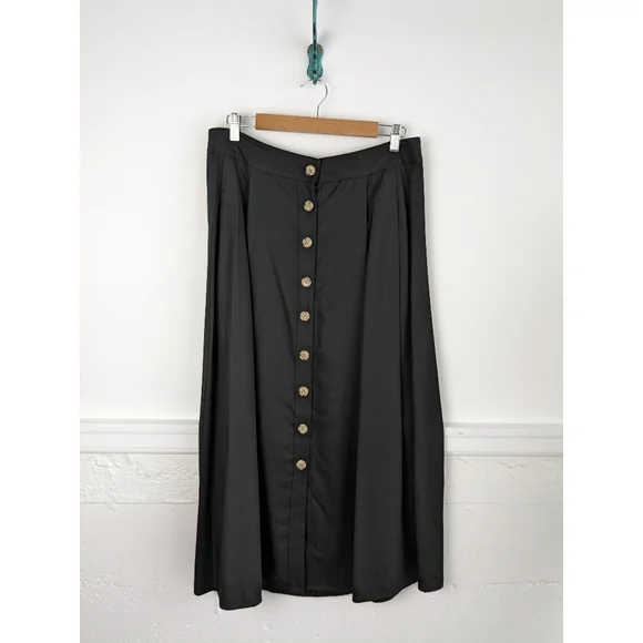 Vetta • Midi Button Skirt - Picture 2 of 6